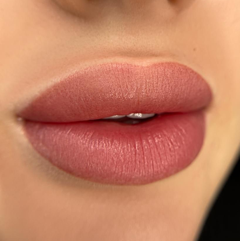 Перманентный макияж губ